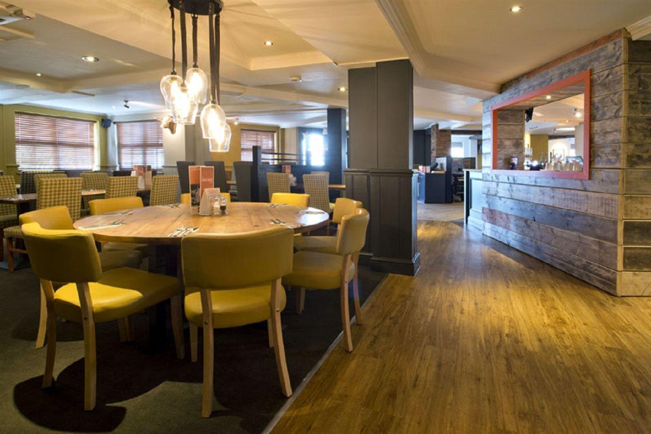 Premier Inn London 롬포드 외부 사진