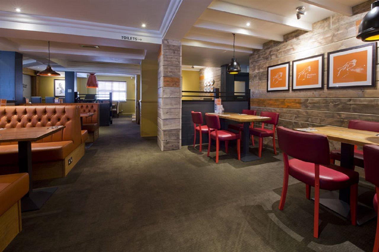 Premier Inn London 롬포드 외부 사진